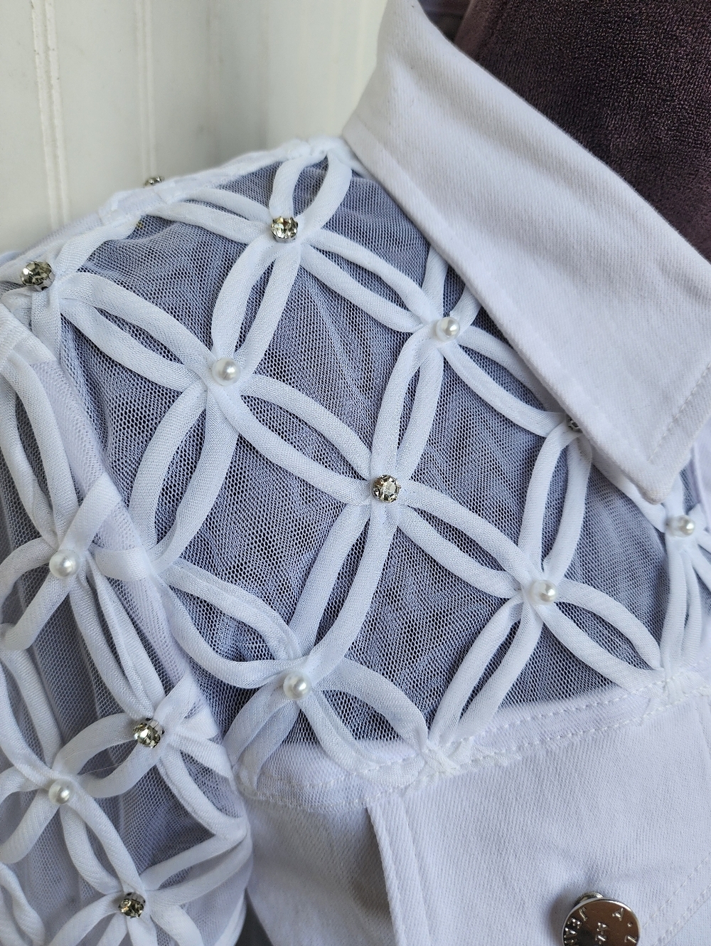 NWT AZI "Renee" White Denim JacketLace Sheer Sleeves Stretch Sz M - Picture 4 of 16